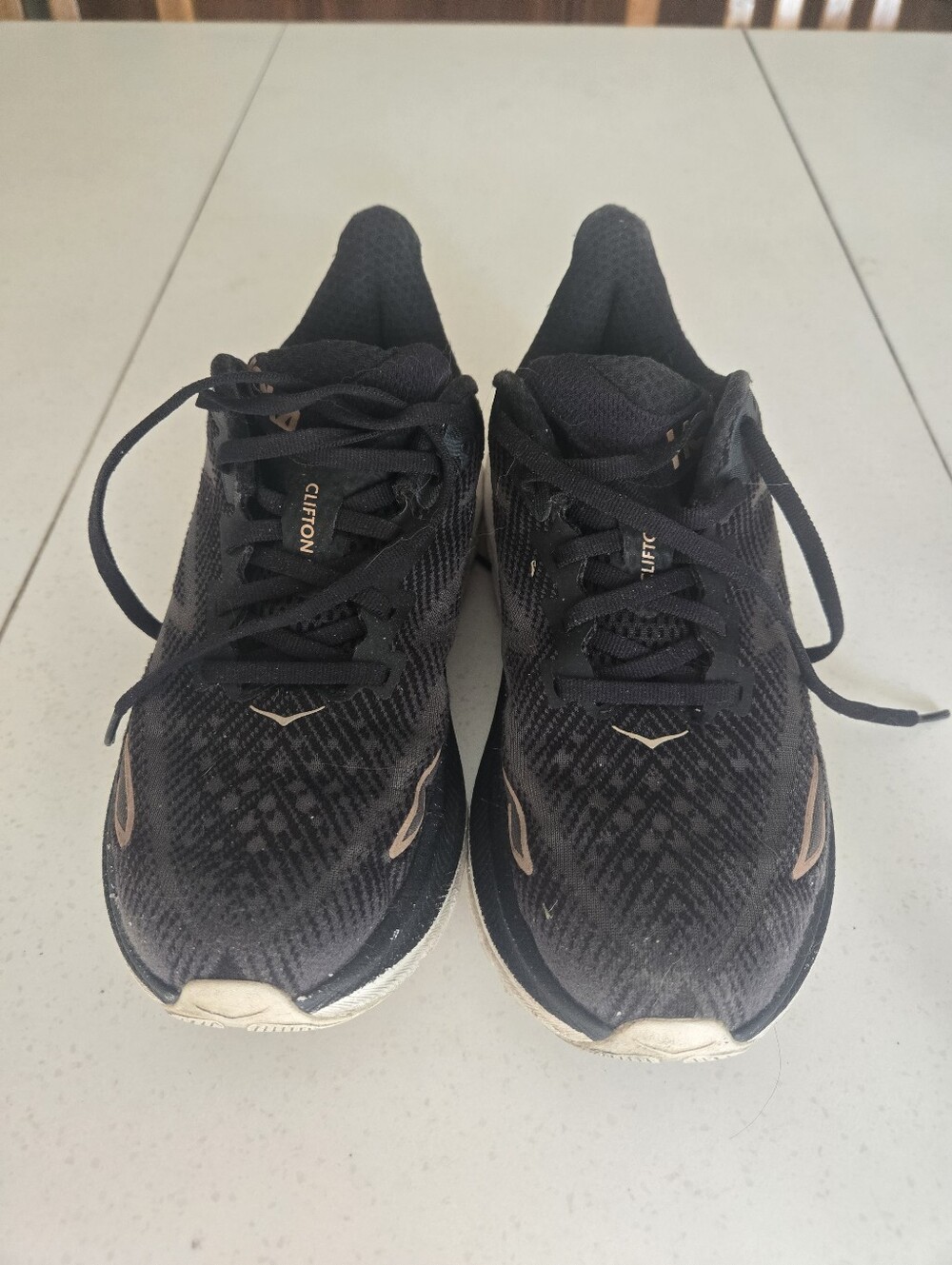 Hoka Clifton 9